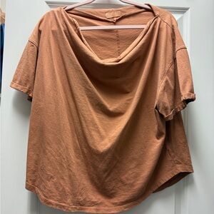 NUUDS Clay off the shoulder tshirt